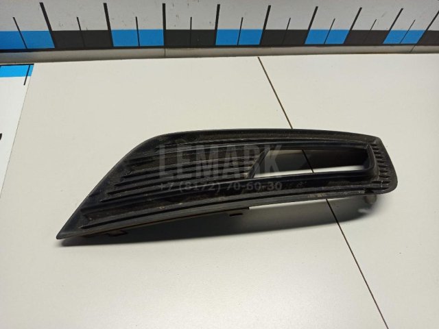 Решетка в бампер правая