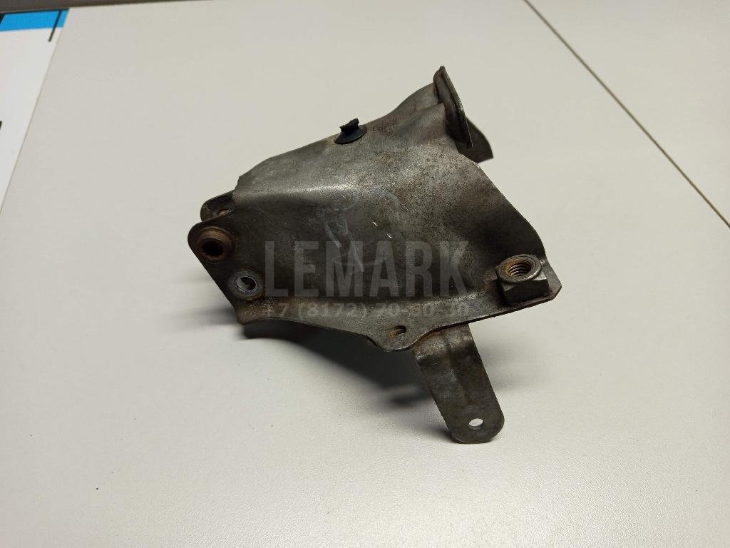 Кронштейн КПП левый