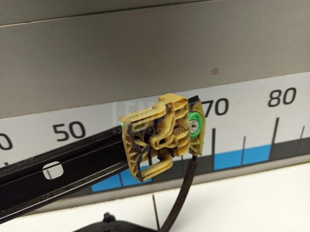 Стеклоподъемник электр. передний левый