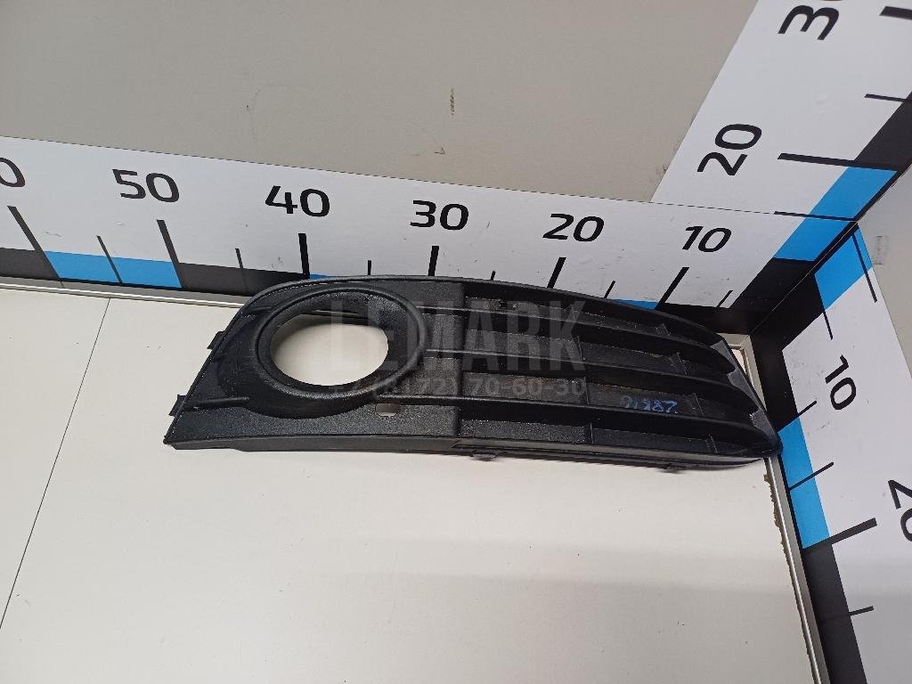 Решетка в бампер правая