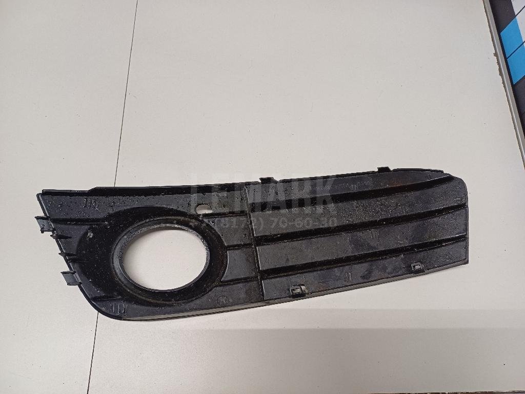 Решетка в бампер правая