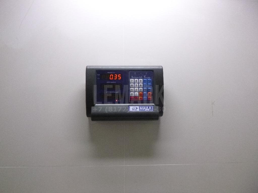 Накладка двери передней левой