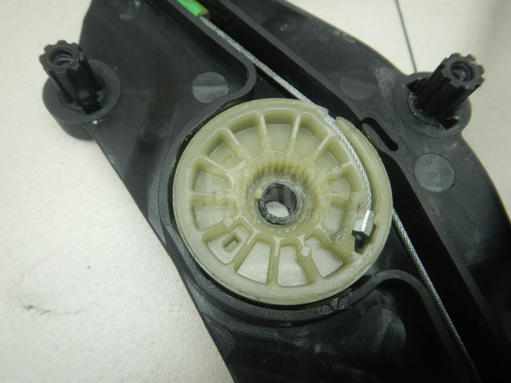 Стеклоподъемник электр. передний правый