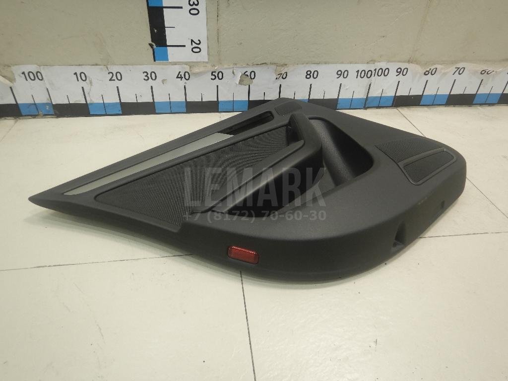 Обшивка двери задней левой