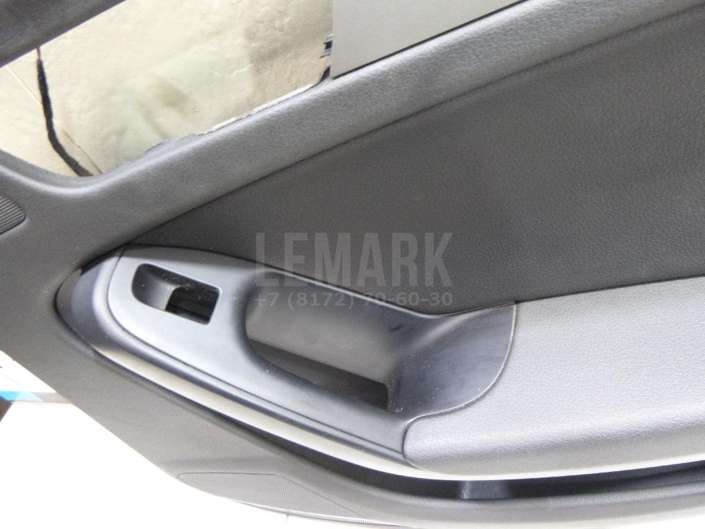 Обшивка двери задней правой