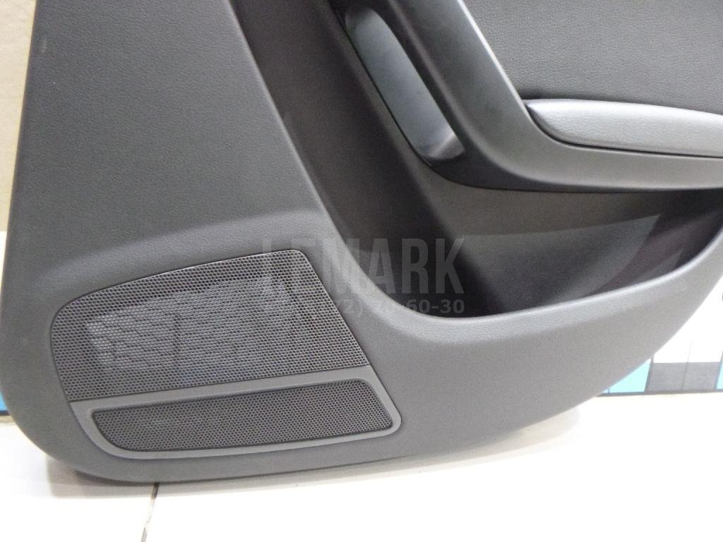 Обшивка двери задней правой