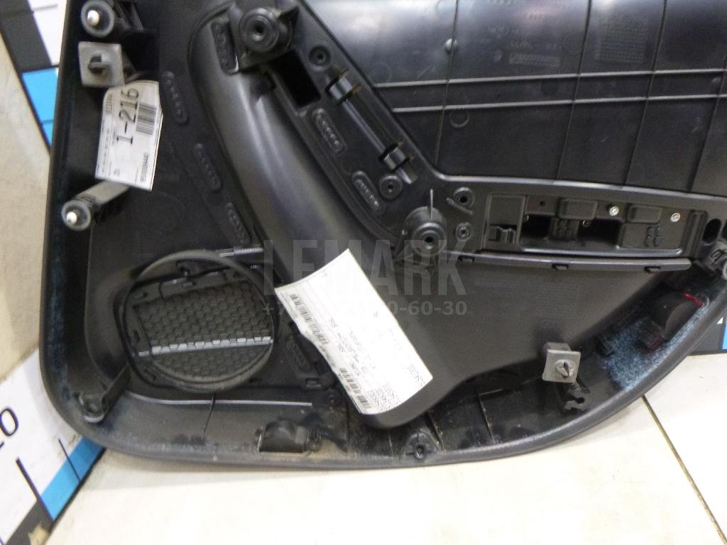 Обшивка двери задней левой