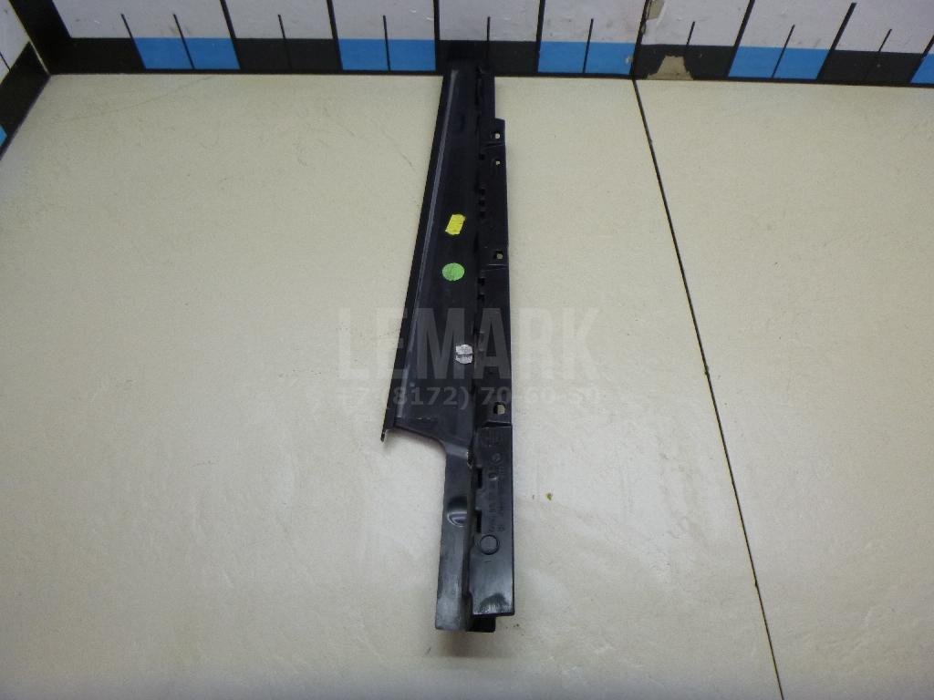 Накладка двери задней правой