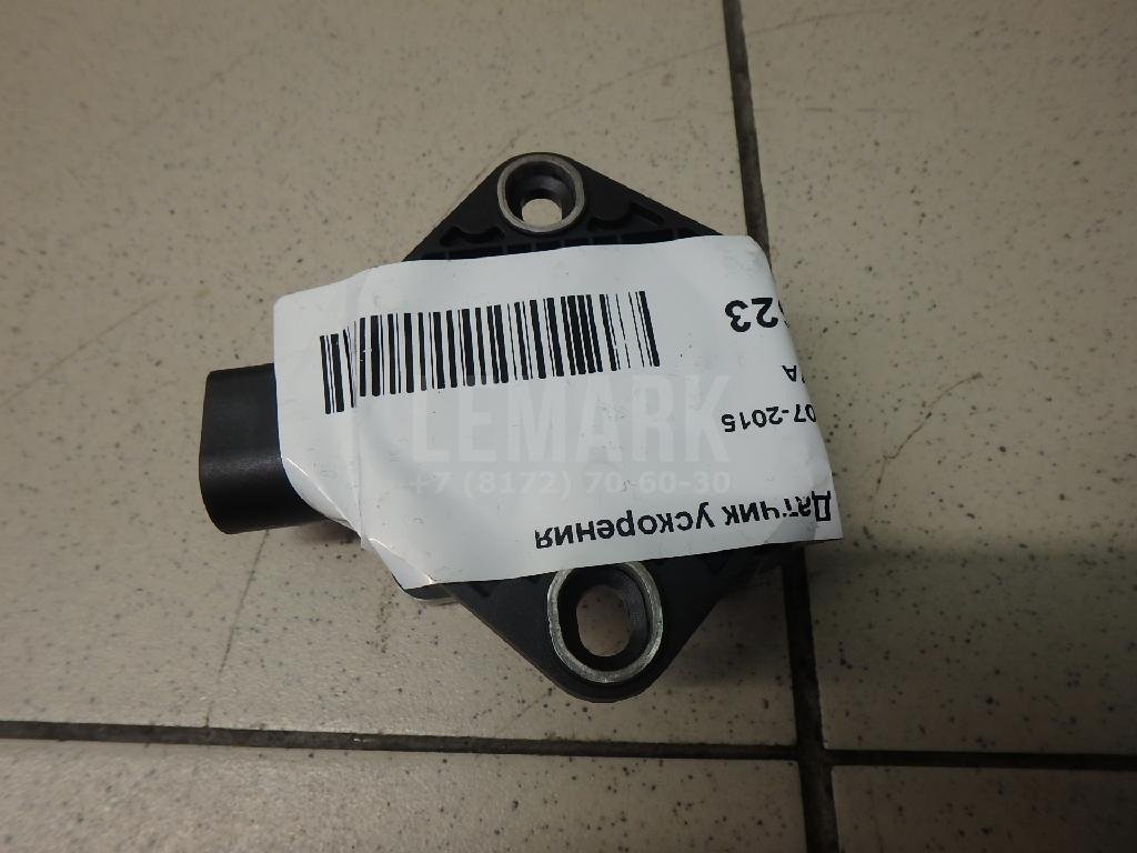 Датчик ускорения