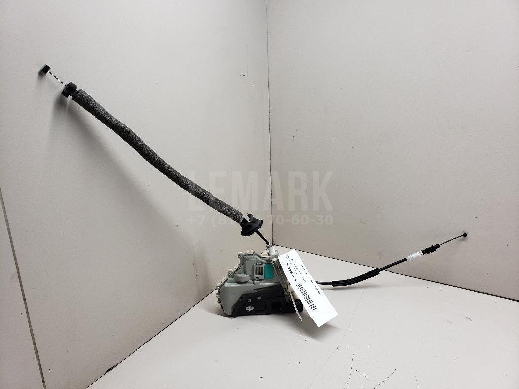 Замок двери передней левой