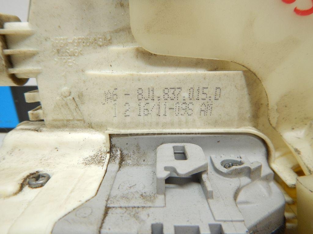 Замок двери передней левой