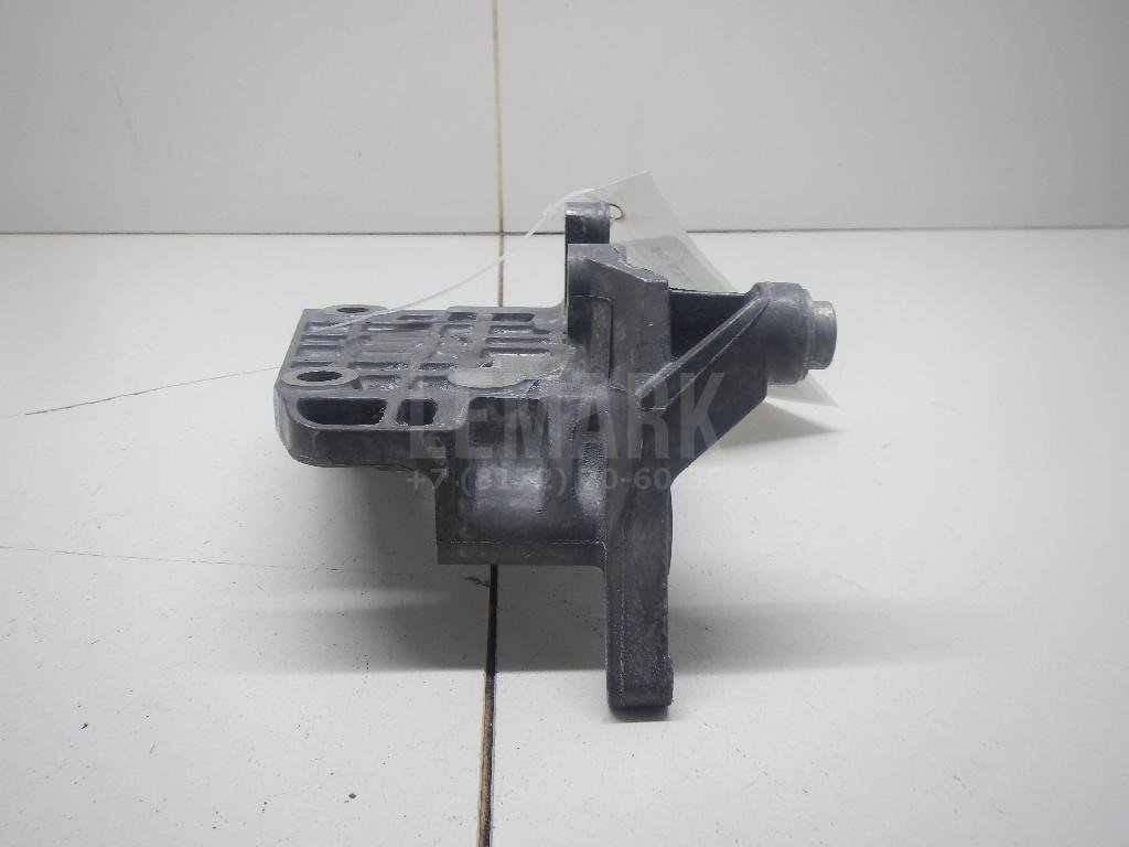 Кронштейн генератора