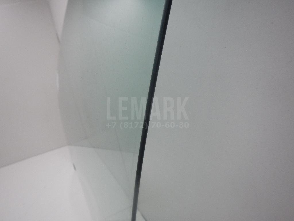 Стекло двери передней левой