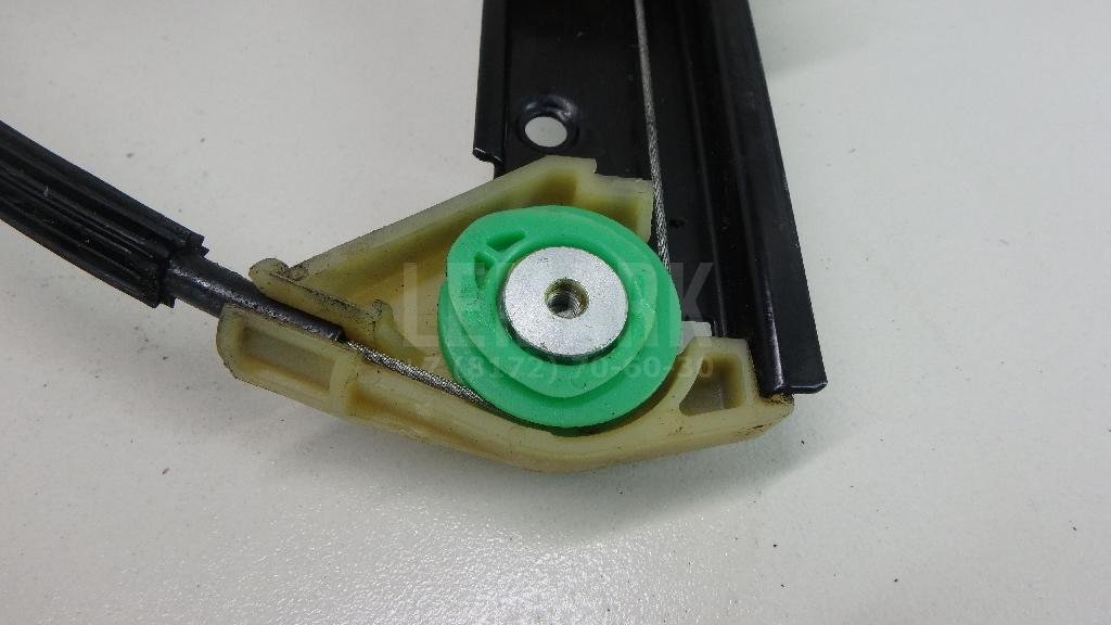 Стеклоподъемник электр. передний левый