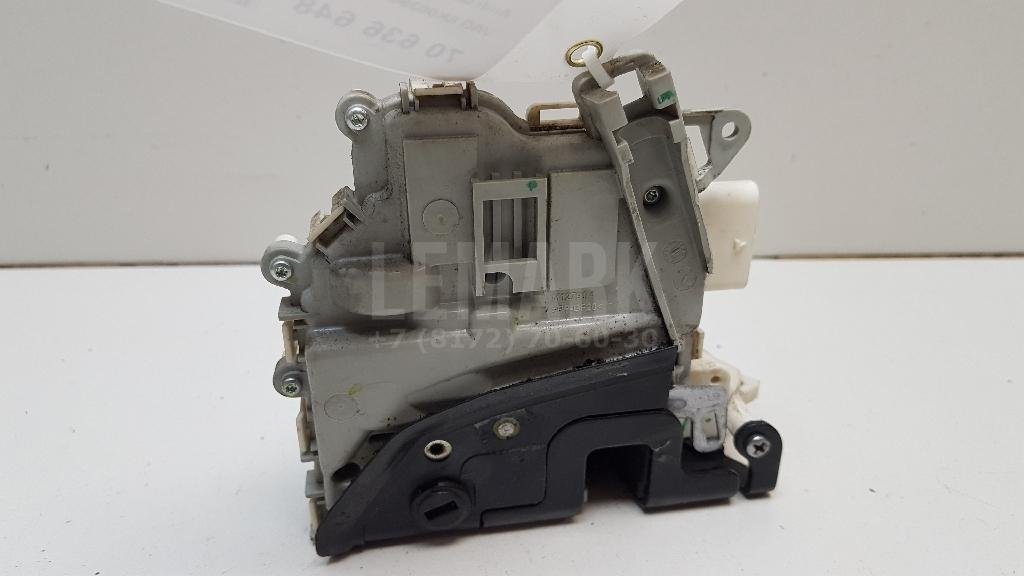 Замок двери задней левой