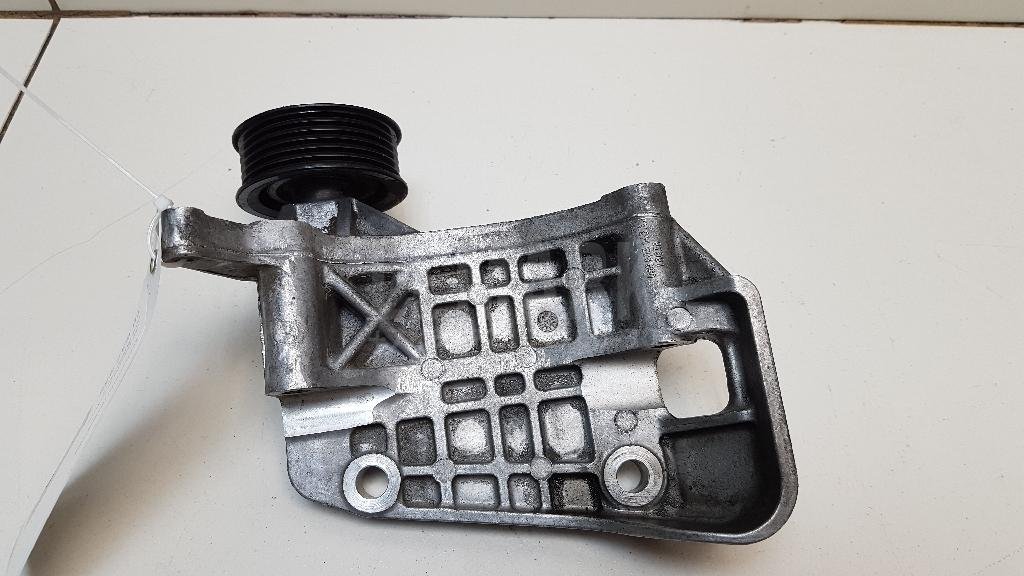 Кронштейн генератора