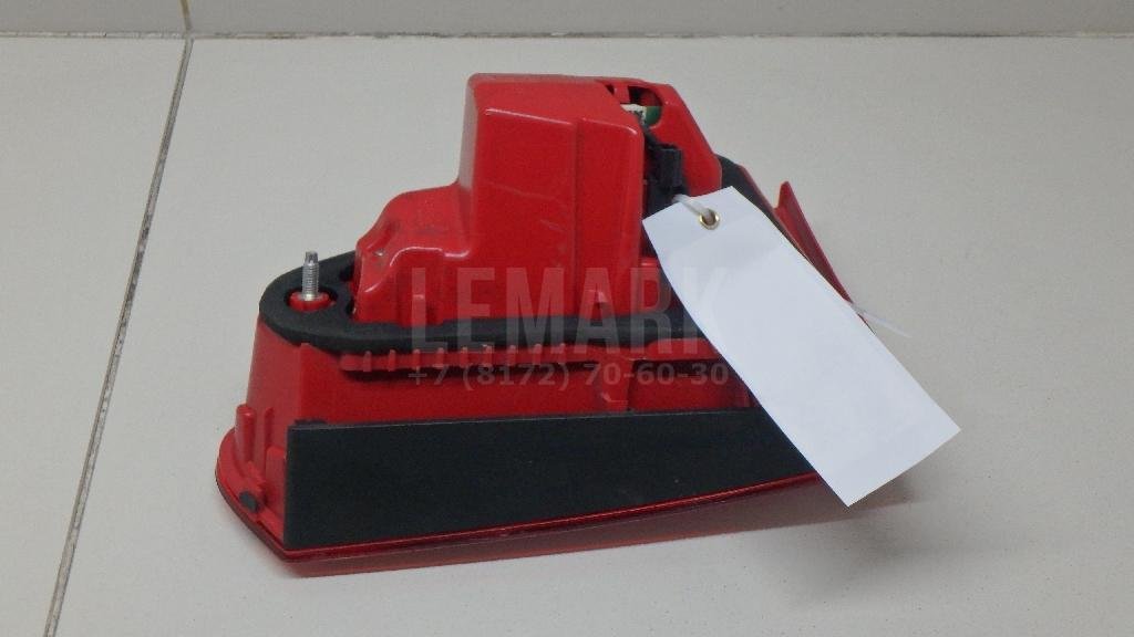 Фонарь задний внутренний левый