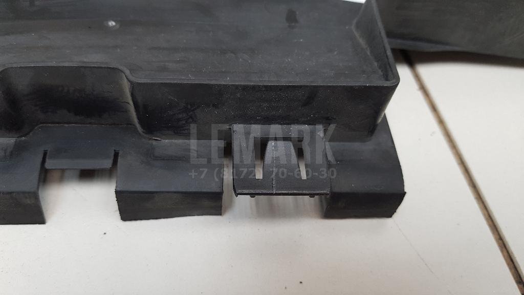 Воздуховод радиатора правый