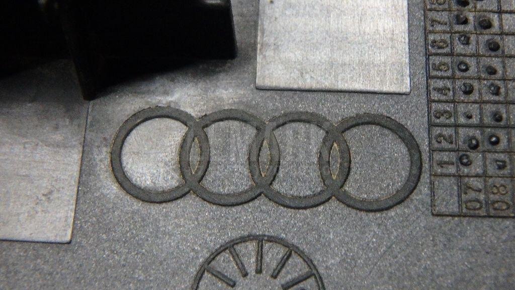 Накладка зеркала левого