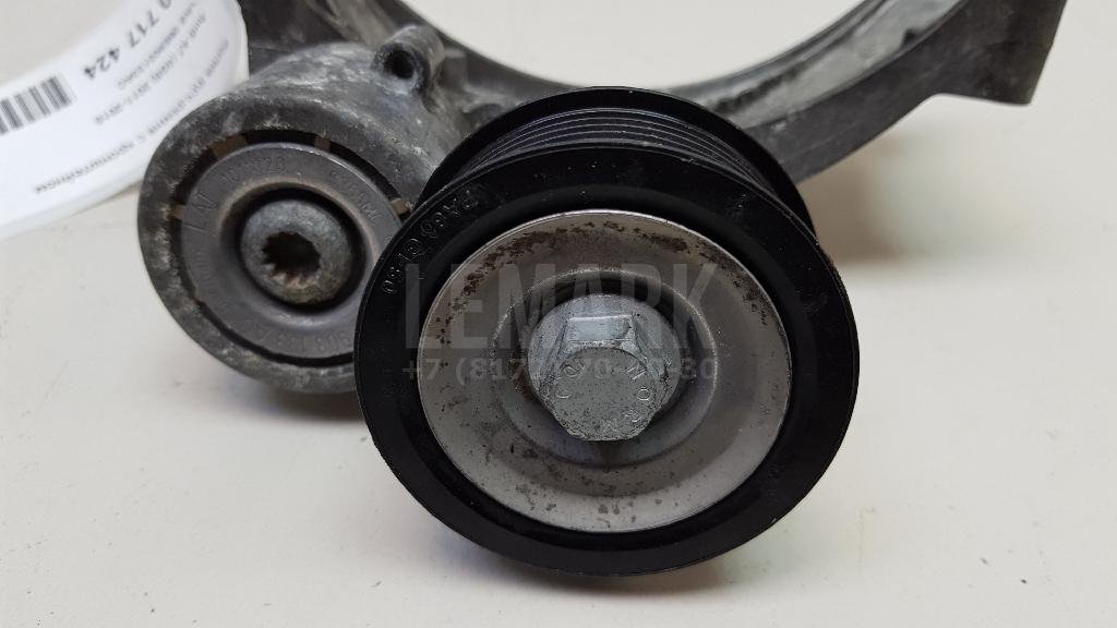 Ролик руч.ремня с кронштейном