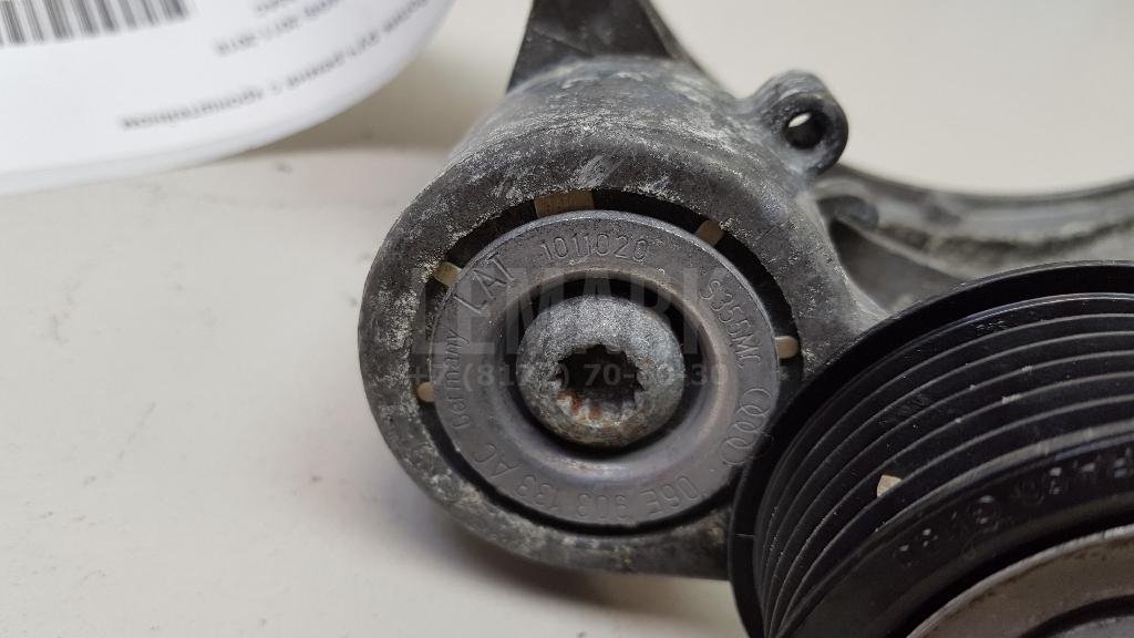 Ролик руч.ремня с кронштейном