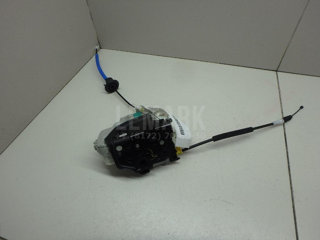 Замок двери передней левой