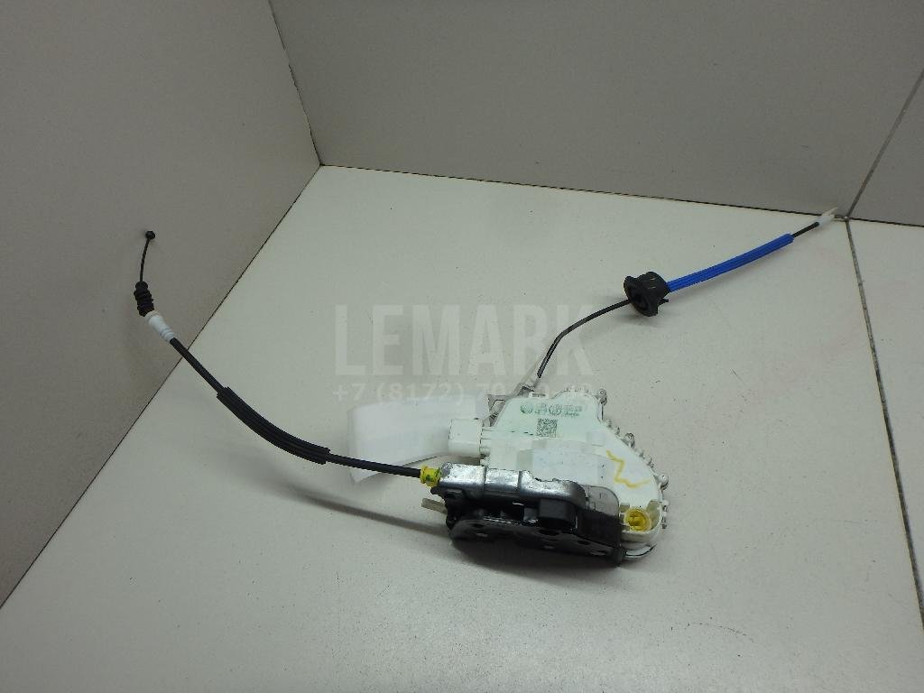 Замок двери передней левой