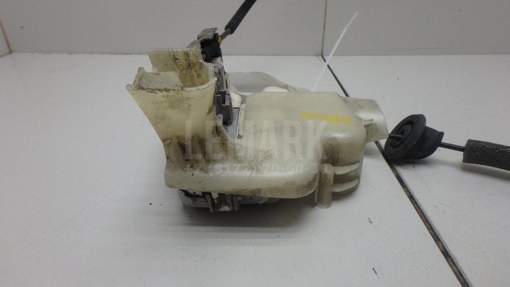 Замок двери передней левой