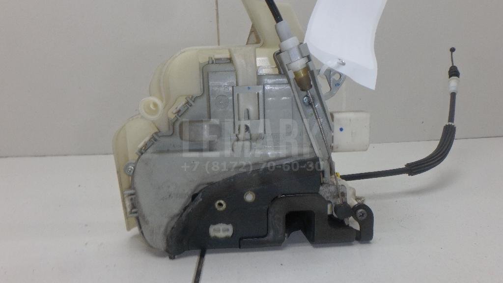 Замок двери передней левой