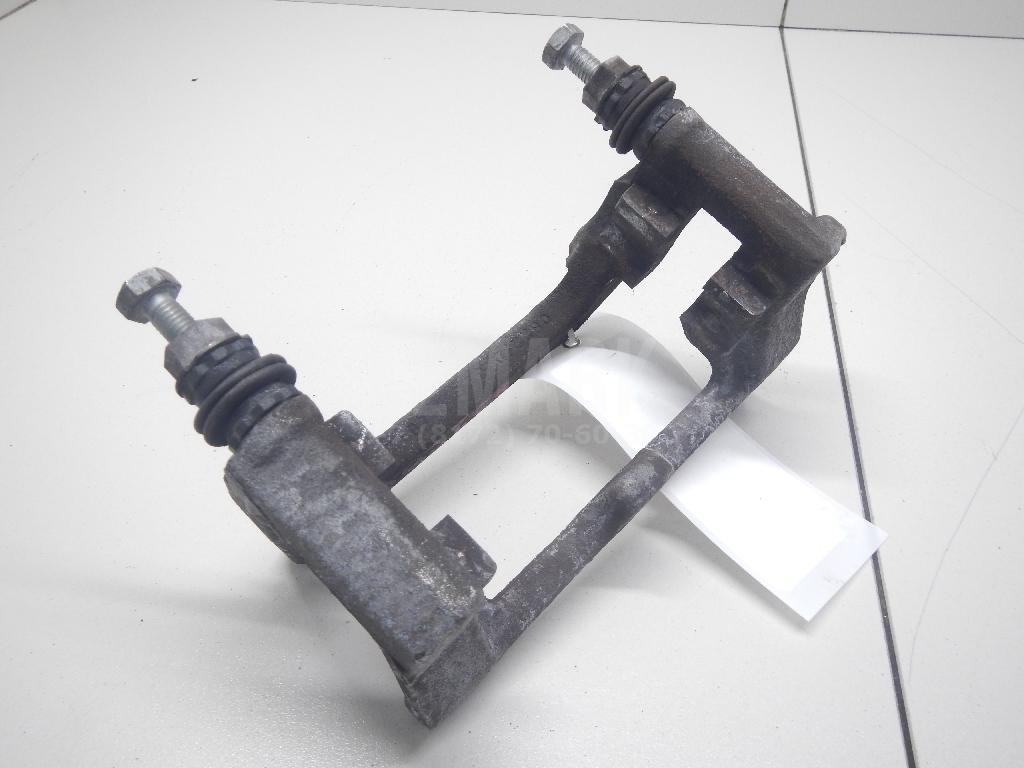 Скоба суппорта заднего правого