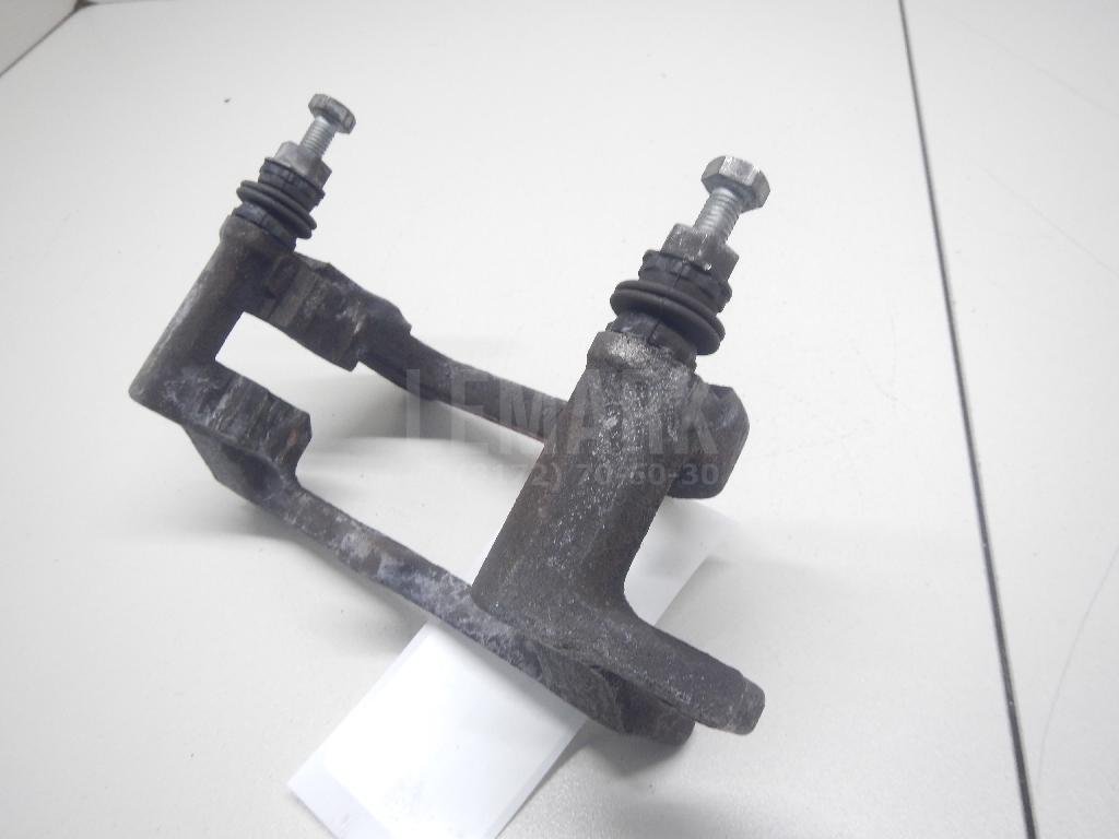 Скоба суппорта заднего правого