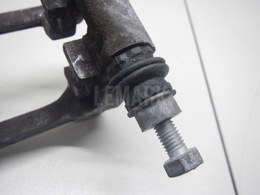 Скоба суппорта заднего правого