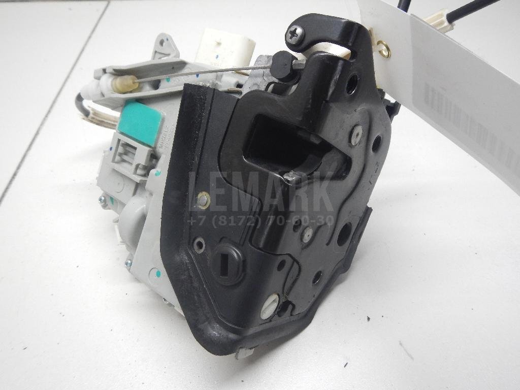 Замок двери задней левой