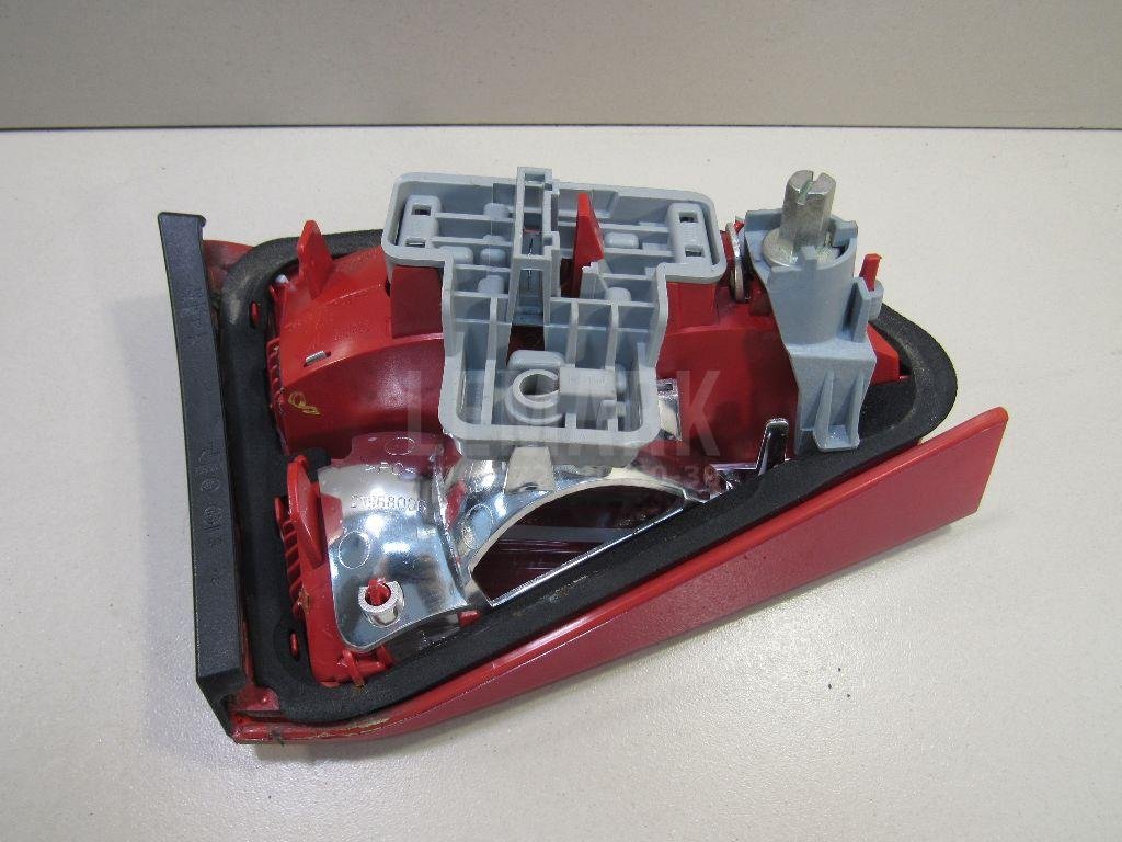 Фонарь задний внутренний правый