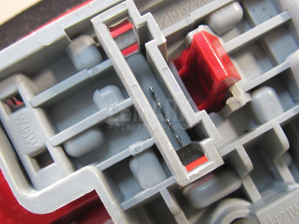 Фонарь задний внутренний правый