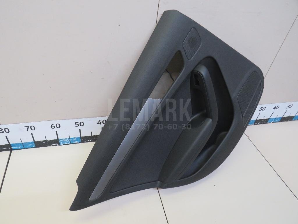 Обшивка двери задней левой