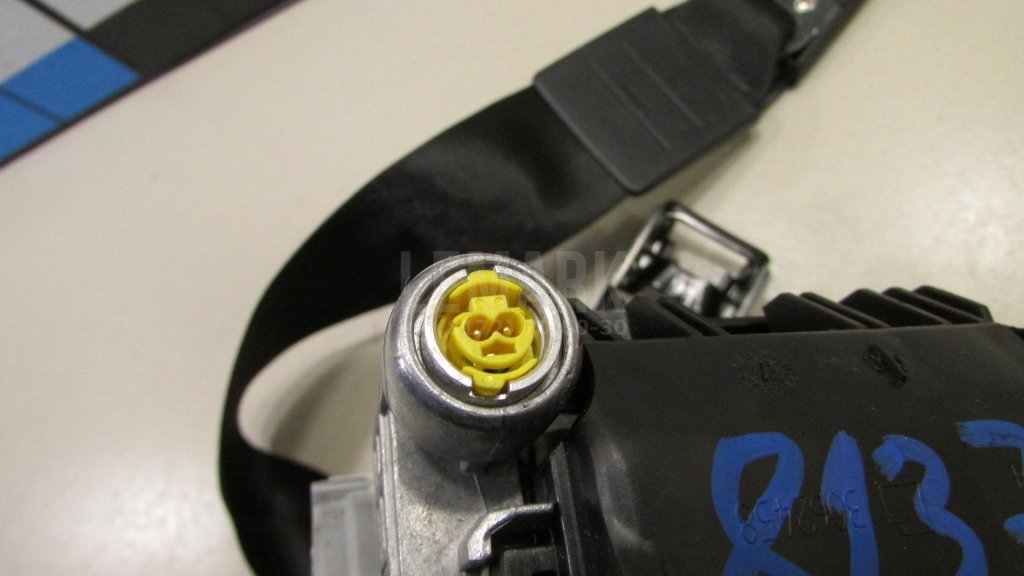 Ремень безопасности с пиропатроном