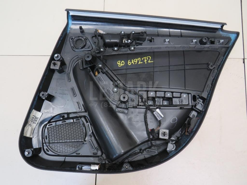 Обшивка двери задней левой