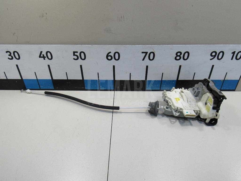 Замок двери задней левой