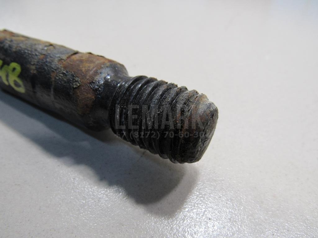 Крюк буксировочный