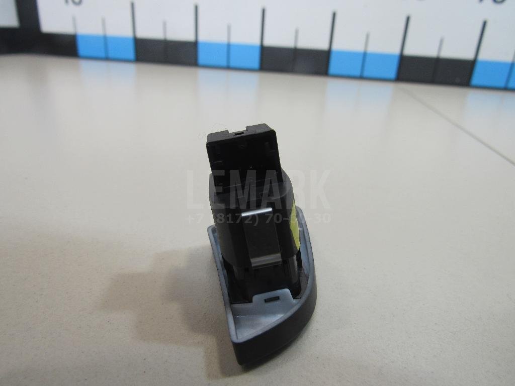 Кнопка центрального замка