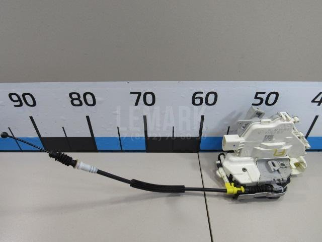 Замок двери передней левой