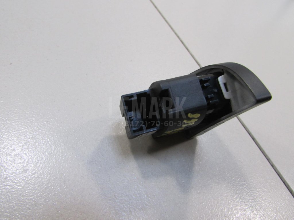 Кнопка центрального замка