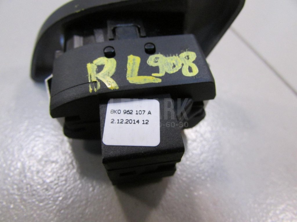 Кнопка центрального замка