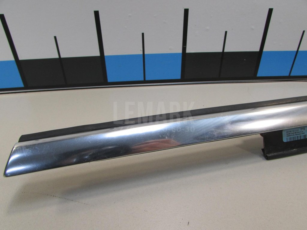 Накладка стекла заднего правого