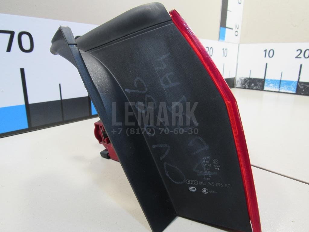 Фонарь задний наружный правый