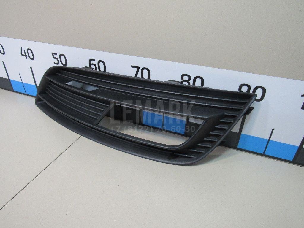 Решетка в бампер правая