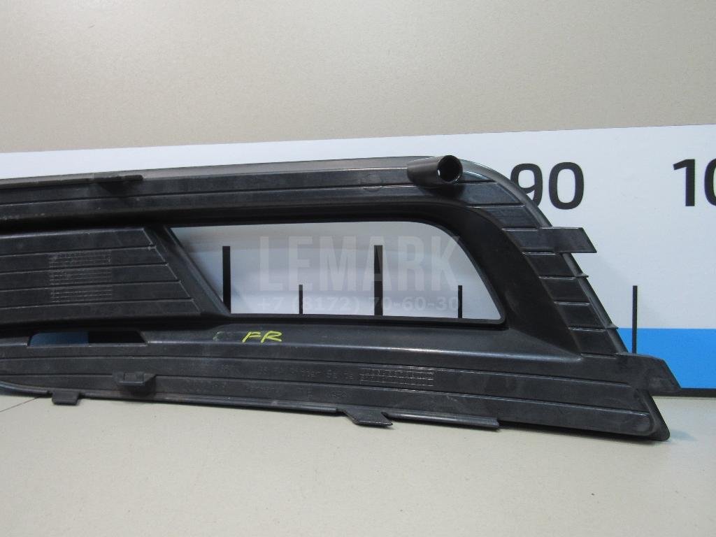 Решетка в бампер правая