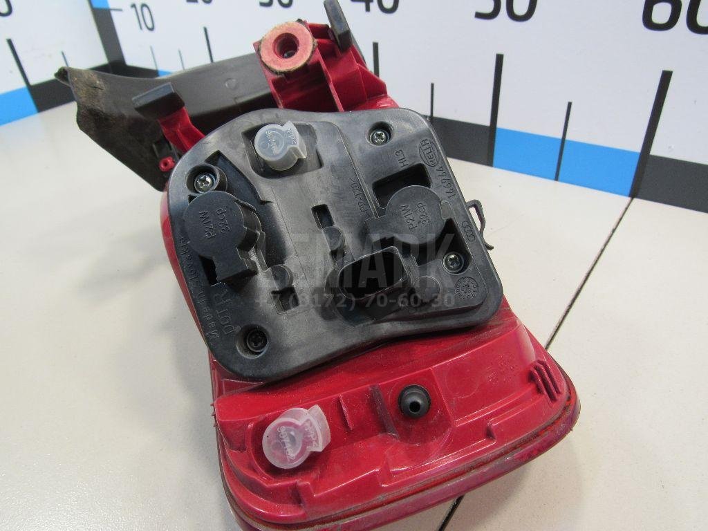 Фонарь задний наружный правый