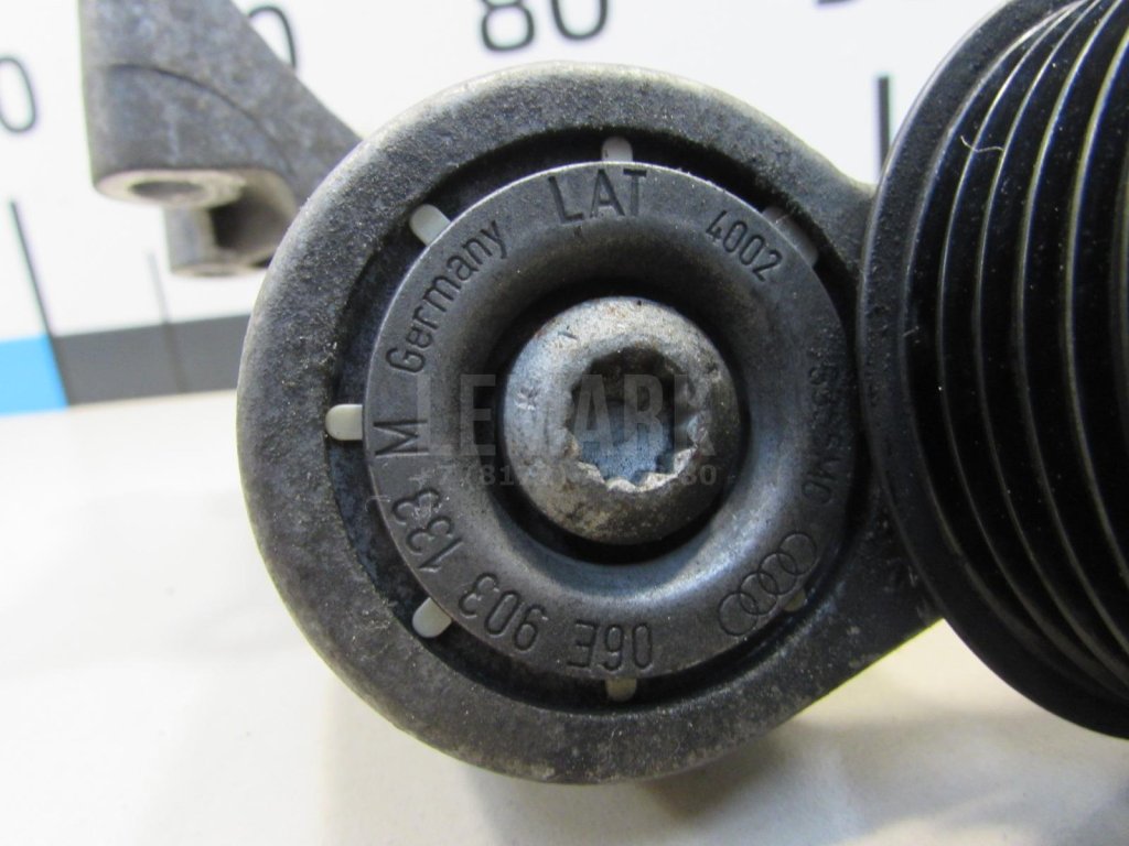 Ролик руч.ремня с кронштейном для  Audi A5/S5 (F5) 2017